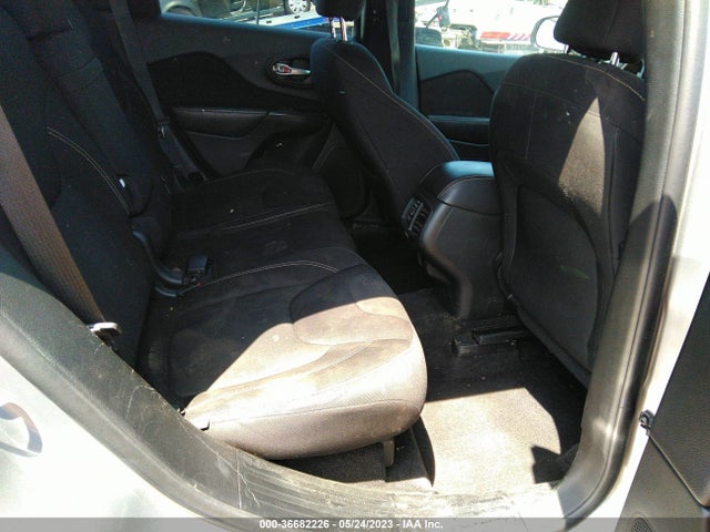 1C4PJMCS8GW225354 Jeep Cherokee Latitude