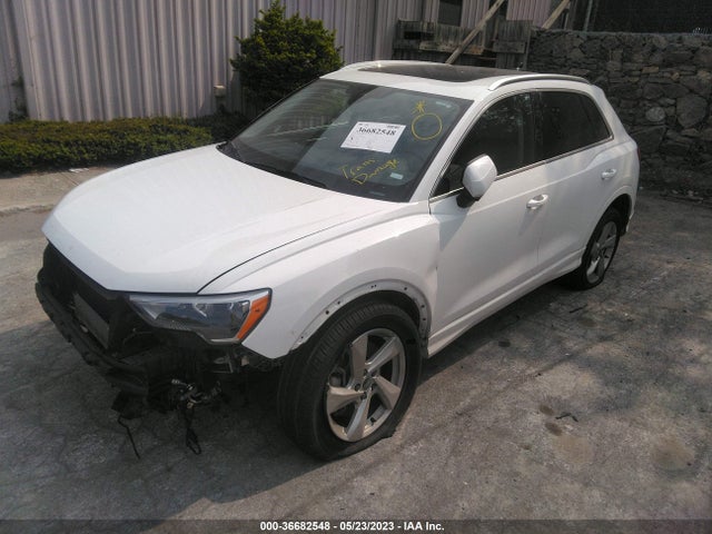 WA1AUCF38M1100272 Audi Q3 PREMIUM