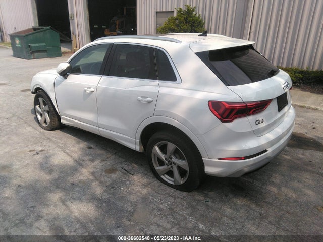 WA1AUCF38M1100272 Audi Q3 PREMIUM