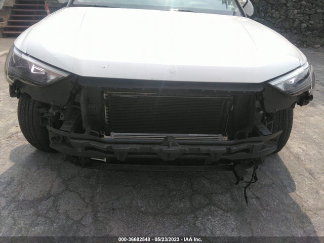 WA1AUCF38M1100272 Audi Q3 PREMIUM