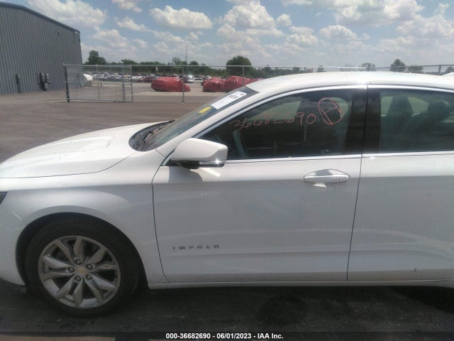 Chevrolet IMPALA LT 2018 2G1105SA1J9113740 Image 4