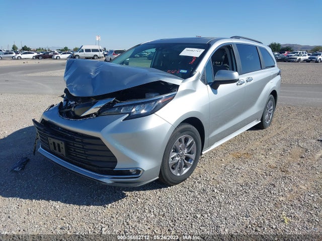 Toyota SIENNA XLE 2023 5TDYRKEC6PS152850 Image 2