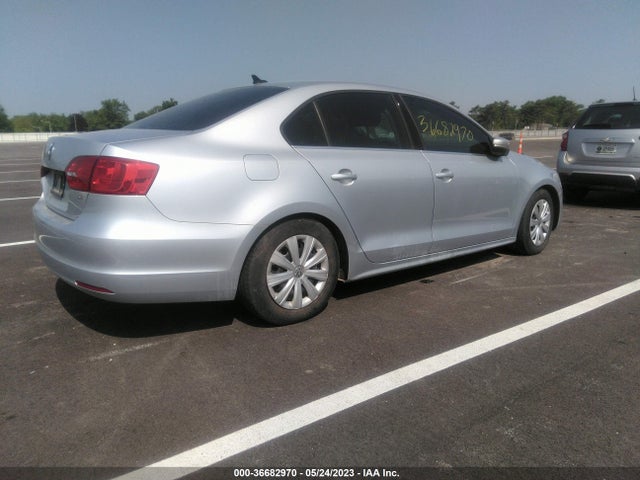 3VWD07AJ2EM333299 Volkswagen Jetta Sedan Se W/connectivity