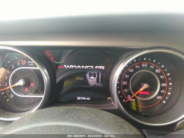 1C4HJXDG4JW187709 Jeep Wrangler Unlimited Sport S