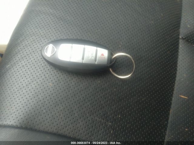 5N1AT2MV8FC828247 Nissan Rogue Sl