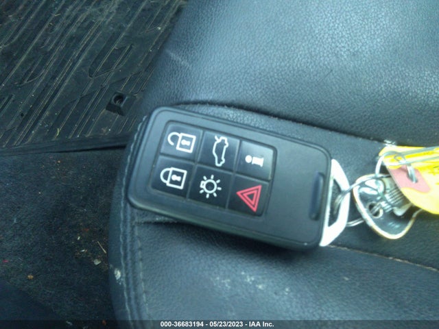 2015 Volvo V60, VIN: YV1612SD3F1190067