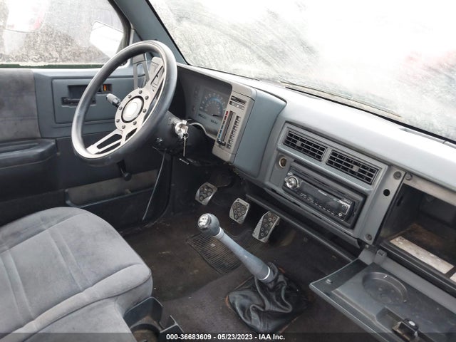 1993 CHEVROLET S TRUCK S10 VIN: 1GCCS14R7P0191013