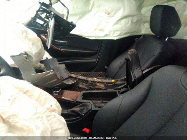WBA8E1G37HNU15872 BMW 3 Series 320i