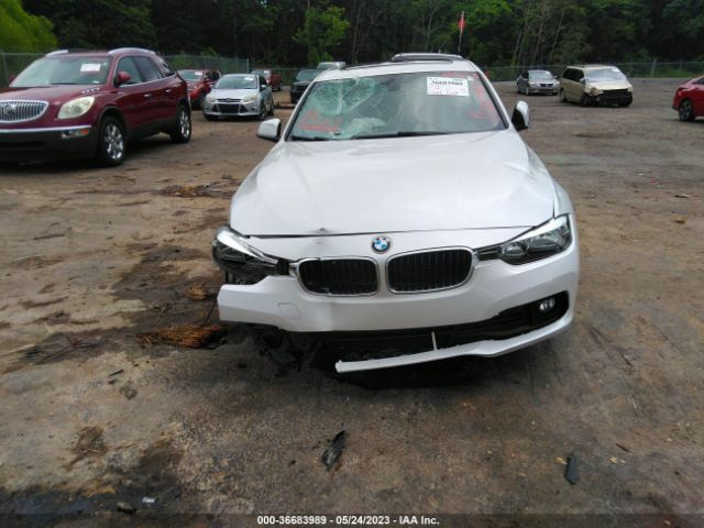 WBA8E1G37HNU15872 BMW 3 Series 320i