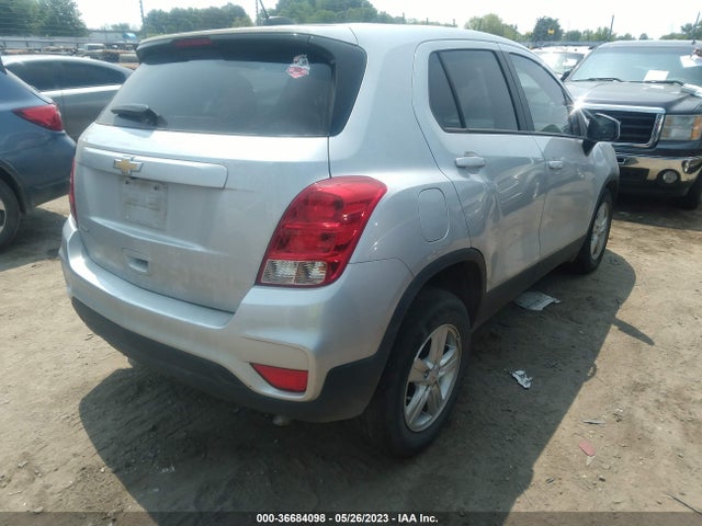Chevrolet TRAX LS 2020 KL7CJKSB4LB320853 Image 4