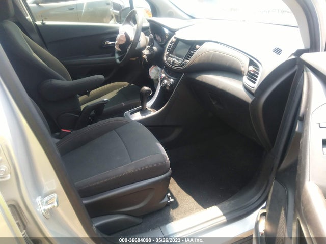 Chevrolet TRAX LS 2020 KL7CJKSB4LB320853 Image 5