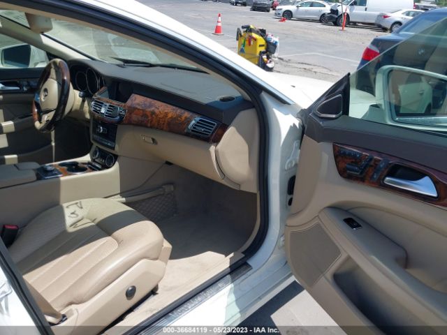 2013 MERCEDES-BENZ CLS-CLASS WDDLJ7DB5DA074731 Photo 4