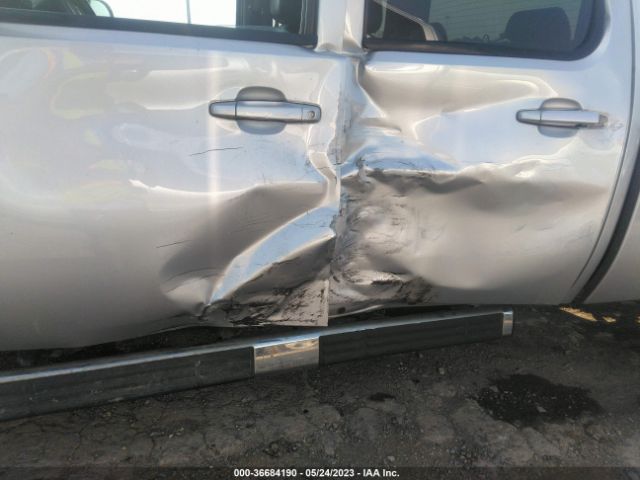 1GT121E83EF145217 GMC Sierra 2500hd Slt