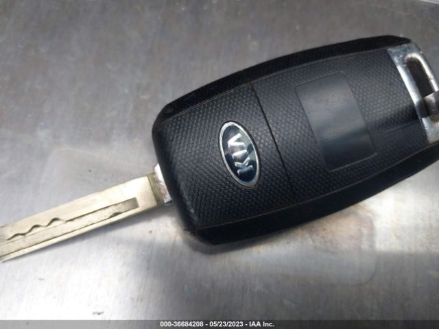 5XYPH4A56GG090901 KIA SORENTO EX