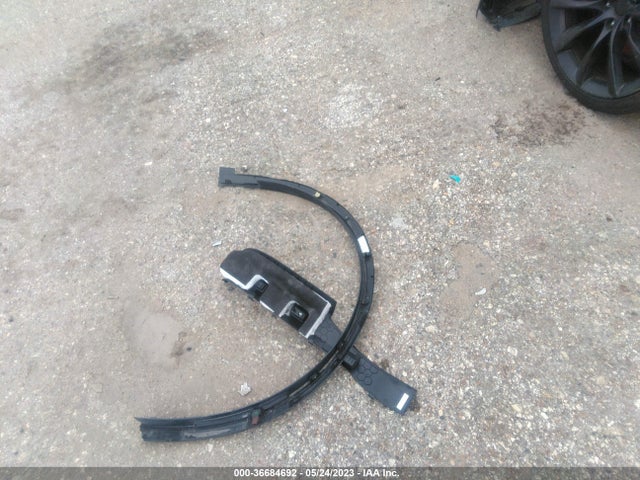 Tesla MODEL X 2019 5YJXCBE2XKF184699 Image 4