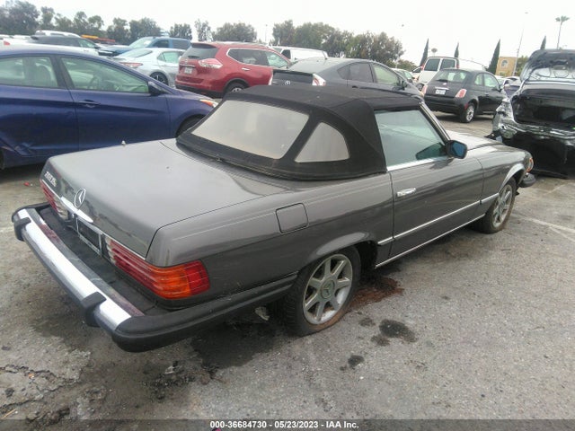 1983 MERCEDES-BENZ 380 SL VIN: WDBBA45A8DB025882