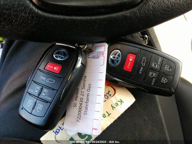 Toyota SIENNA XLE 2021 5TDJRKEC6MS033628 Image 3