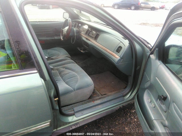 1997 FORD CROWN VICTORIA LX VIN: 2FALP74W0VX203811