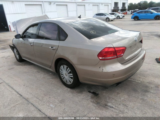 1VWAT7A35FC091090 Volkswagen Passat 1.8t S