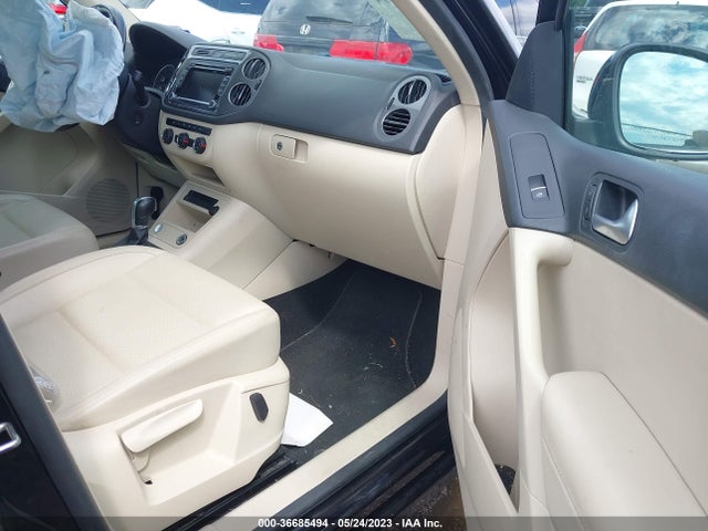 WVGAV3AX3EW621252 Volkswagen TIGUAN SE