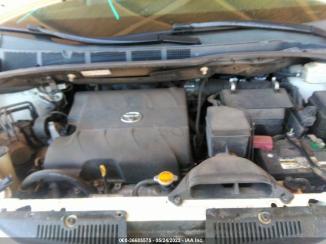 5TDKK3DC7FS582967 Toyota SIENNA LE