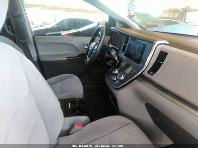 5TDKK3DC7FS582967 Toyota SIENNA LE