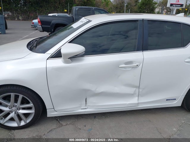 JTHKD5BHXF2231948 Lexus Ct 200h Hybrid