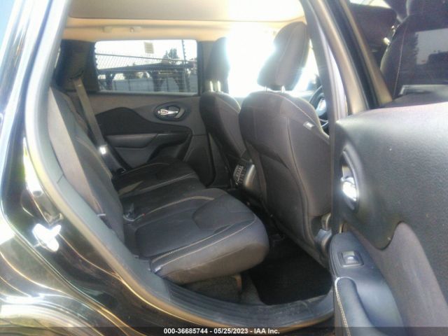 1C4PJLCB9GW114144 Jeep Cherokee Latitude