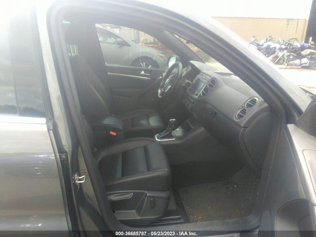 WVGBV7AX2GW527300 Volkswagen Tiguan R-line