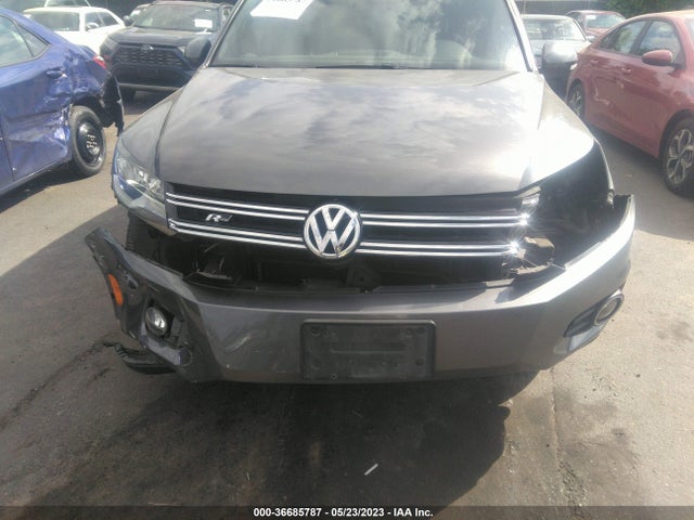 WVGBV7AX2GW527300 Volkswagen Tiguan R-line