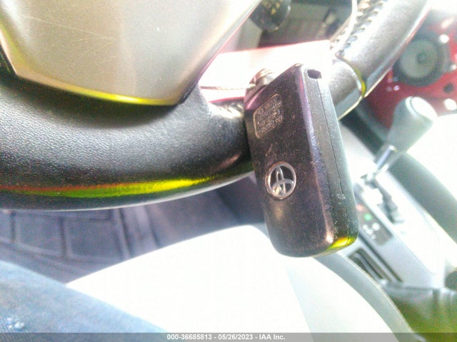 Toyota Rav4 Xle 2016 JTMWFREV7GJ061948 Image 3