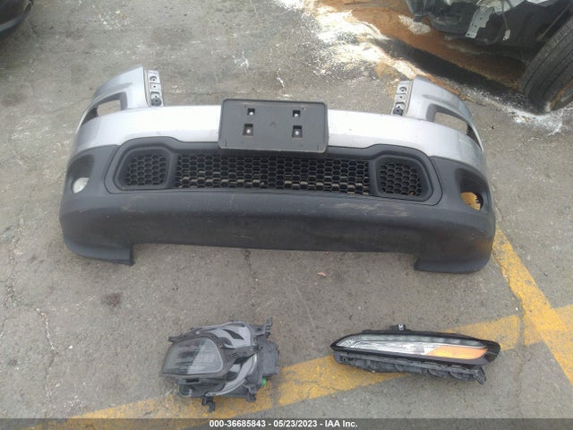 1C4PJLCB4JD511182 Jeep Cherokee Latitude