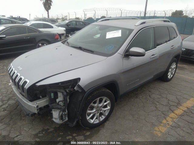 1C4PJLCB4JD511182 Jeep Cherokee Latitude