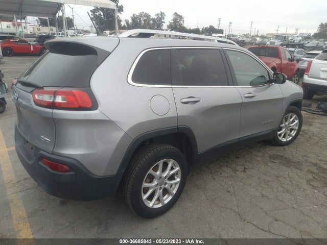 1C4PJLCB4JD511182 Jeep Cherokee Latitude