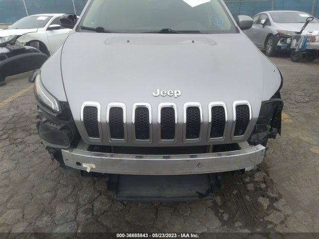 1C4PJLCB4JD511182 Jeep Cherokee Latitude