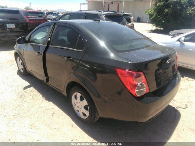 Chevrolet SONIC LS 2015 1G1JA5SH0F4117511 Image 3
