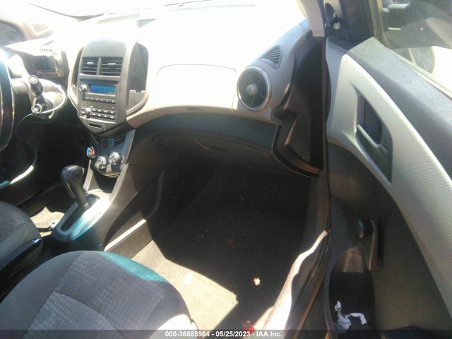 Chevrolet SONIC LS 2015 1G1JA5SH0F4117511 Image 5