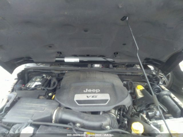 1C4BJWEG8FL524387 Jeep Wrangler Unlimited Sahara