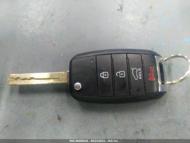 5XYPG4A31GG080102 KIA SORENTO LX