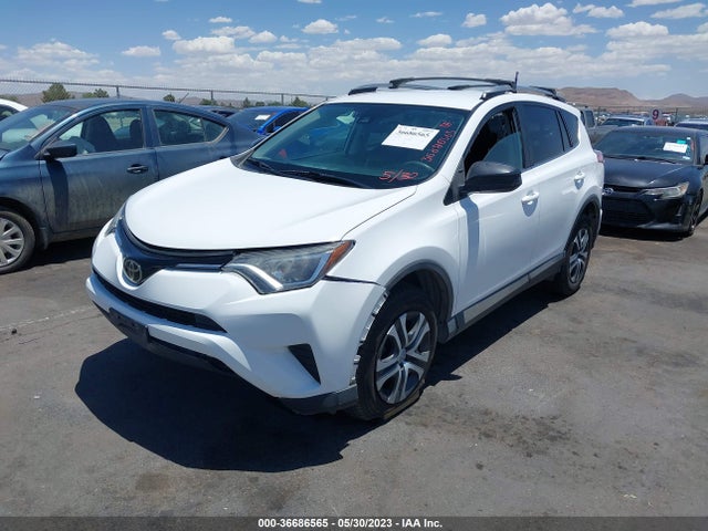 Toyota RAV4 LE 2018 2T3ZFREV3JW442931 Image 2