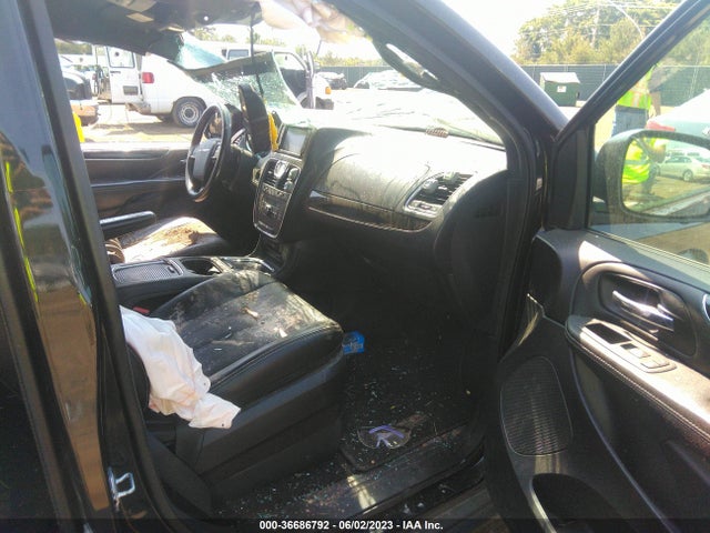 2C4RC1HG1ER108985 Chrysler Town & Country S