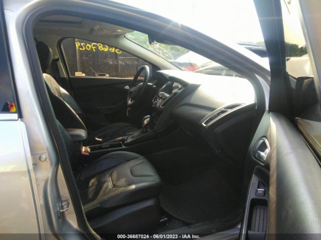 1FADP3J29HL266843 Ford Focus Titanium