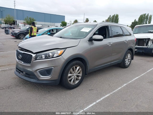 KIA SORENTO LX 2016 5XYPG4A53GG176864 Image 2