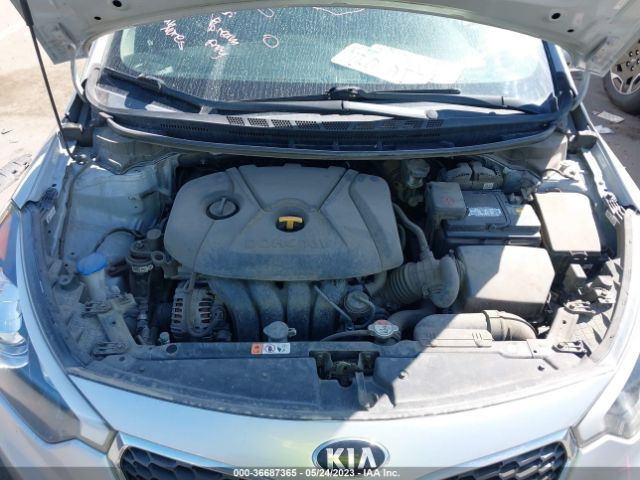 KNAFK4A66G5619050 KIA FORTE LX