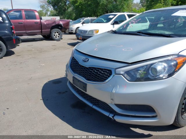 KNAFK4A66G5619050 KIA FORTE LX