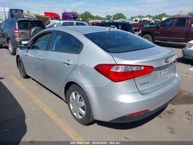 KNAFK4A66G5619050 KIA FORTE LX