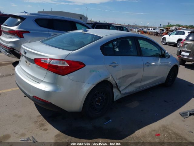 KNAFK4A66G5619050 KIA FORTE LX
