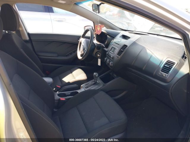 KNAFK4A66G5619050 KIA FORTE LX