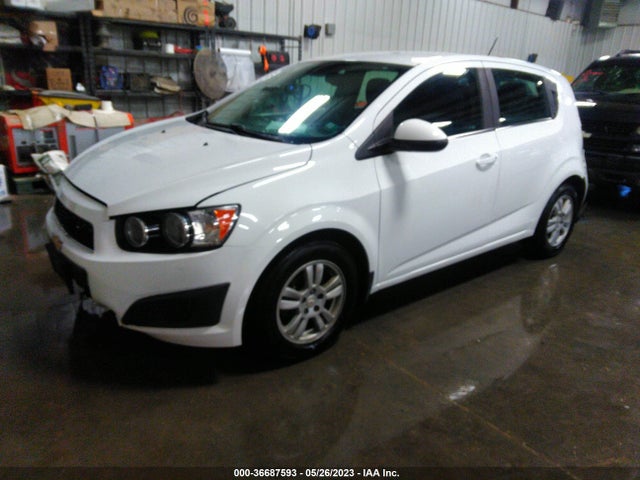 Chevrolet SONIC LT 2016 1G1JC6SHXG4178947 Image 2