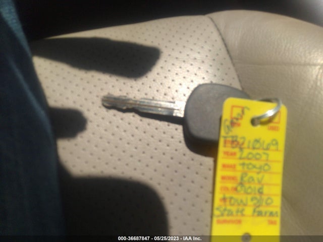 2007 TOYOTA RAV4 LIMITED VIN: JTMBK31V776018565